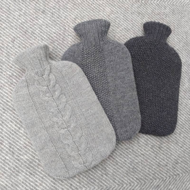 Wärmflaschenbezug Gestrickt Aus Merino Schafswolle, Handgestrickt in Deutschland | Hülle Ohne Wärmflasche Wärmflaschenbezug Gestrickt Aus Merino Schafswolle, Handgestrickt in Deutschland | Hülle Ohne Wärmflasche von Etsy - MilicaMade