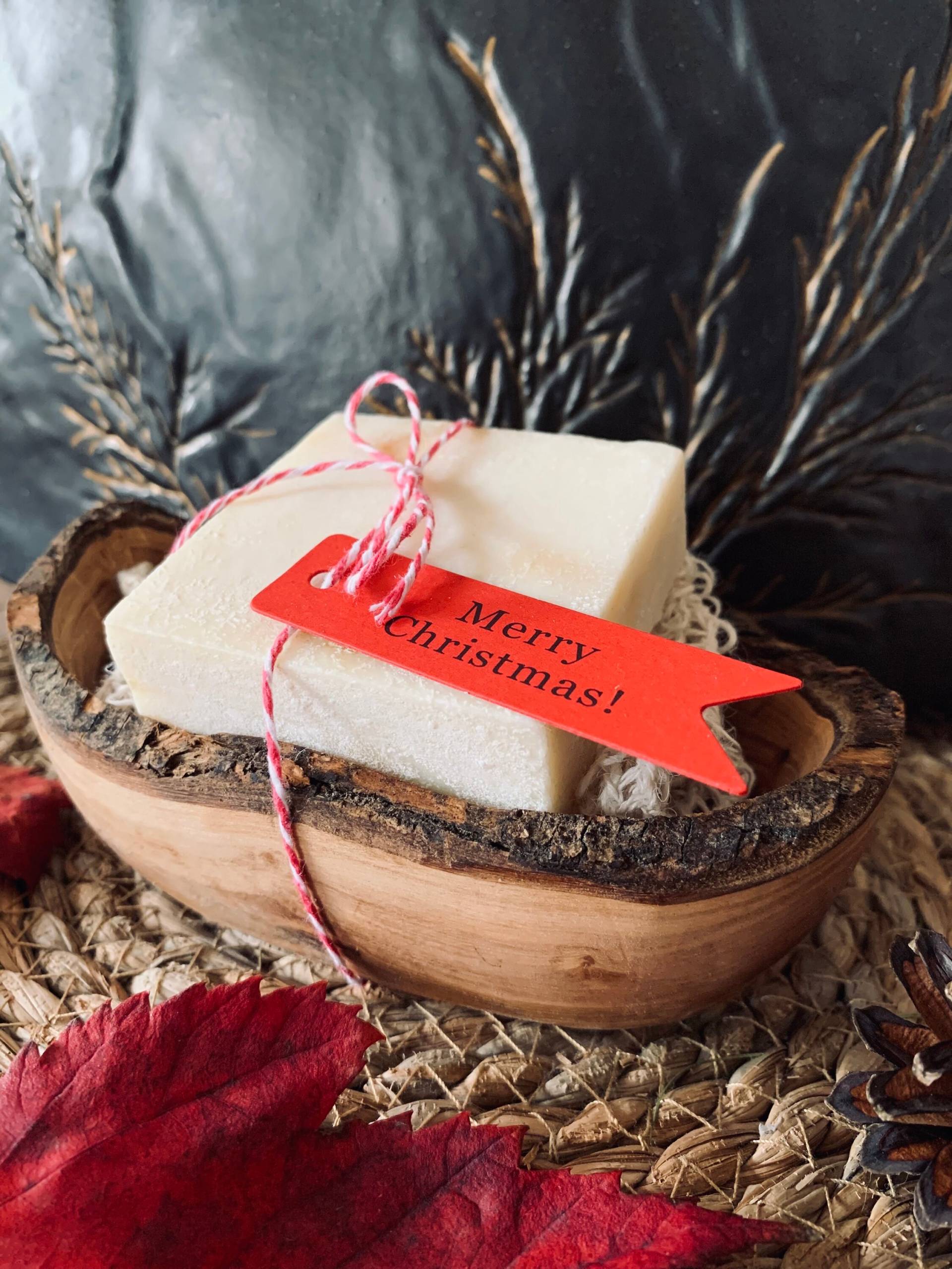 Milla „Céline" Geschenkbox - Handgemachte Olivenölseife, Seifensäckchen Und Seifenschale Milla „Céline" Geschenkbox - Handgemachte Olivenölseife, Seifensäckchen Und Seifenschale von Etsy - Millaseifen