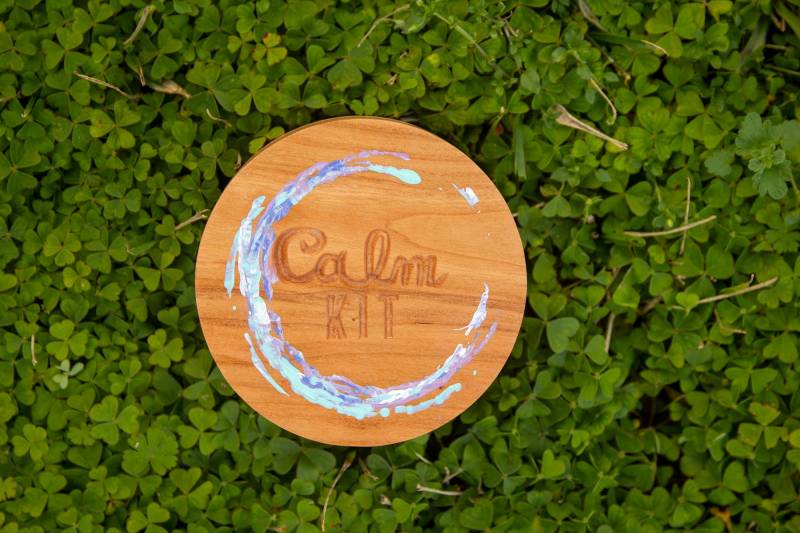 Calm Kit, Selbstgemachter Lavendar Playdough in Dose, Rock, Gemalte Stoffkunst, Spruch Auf Handgemachtem Papier Custom Cherry Wood Mandala Box von Etsy - MilltownMakers