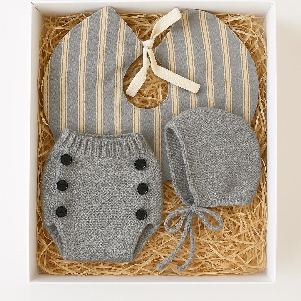 Baby Set Fashion - Box Geschenk Lätzchen Strickmütze Individualisierbar Einzigartige von Etsy - MilsAtelier