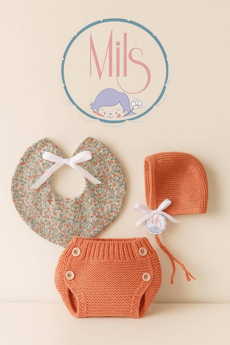 Cadeau Bébé-Panier Naissance-Baby-Set Mode-Bavoir Bébé-Liberty-Baby Box Geschenk-Lätzchen-strickmütze-Anpassbare-Bavoir Bb von Etsy - MilsAtelier