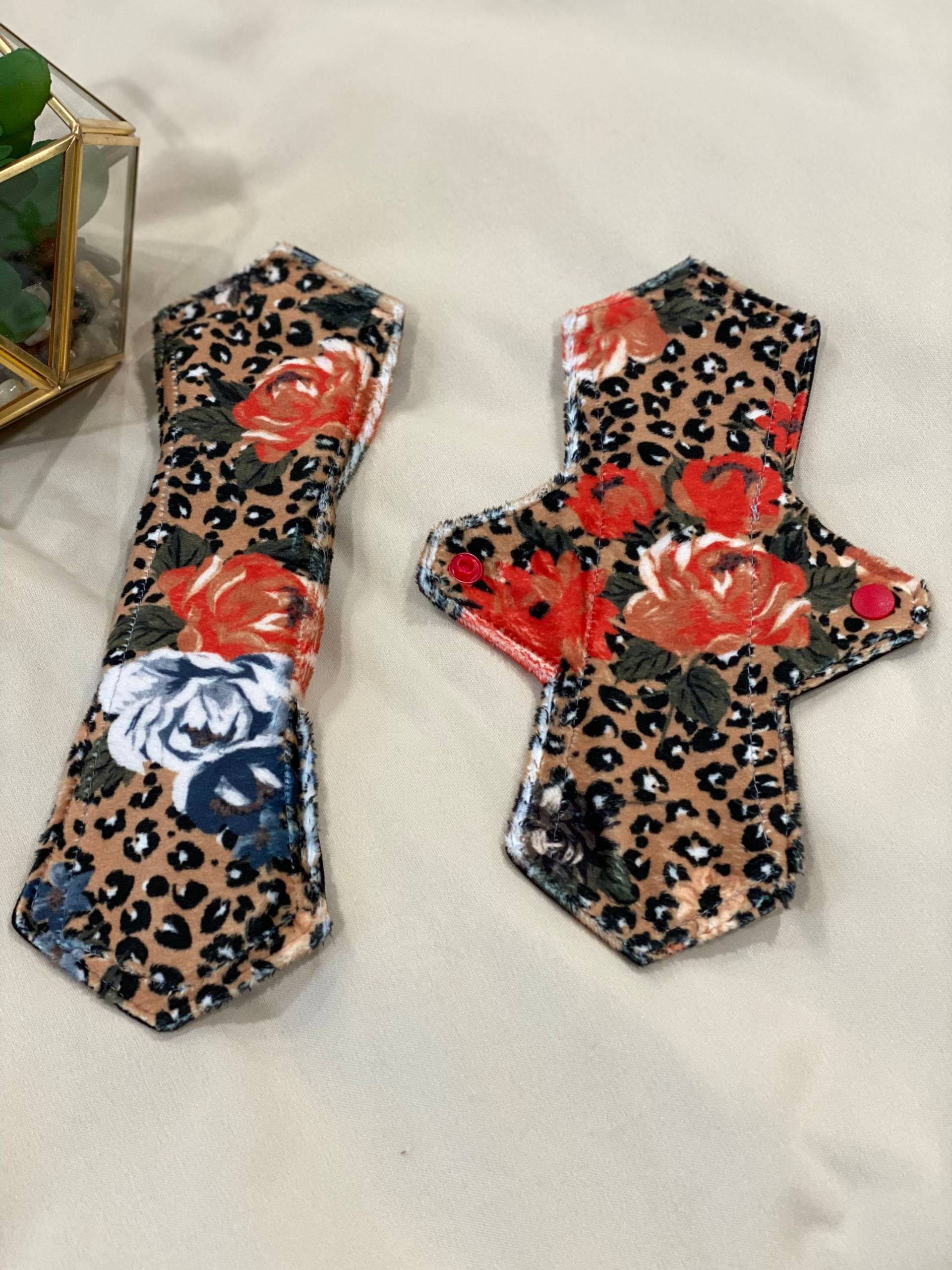 Minky, Leopard Print, Wiederverwendbare Stoffpads, Inkontinenzpads, Damenpads, Damenbinden Minky, Leopard Print, Wiederverwendbare Stoffpads, Inkontinenzpads, Damenpads, Damenbinden von Etsy - MindingMyNeedle