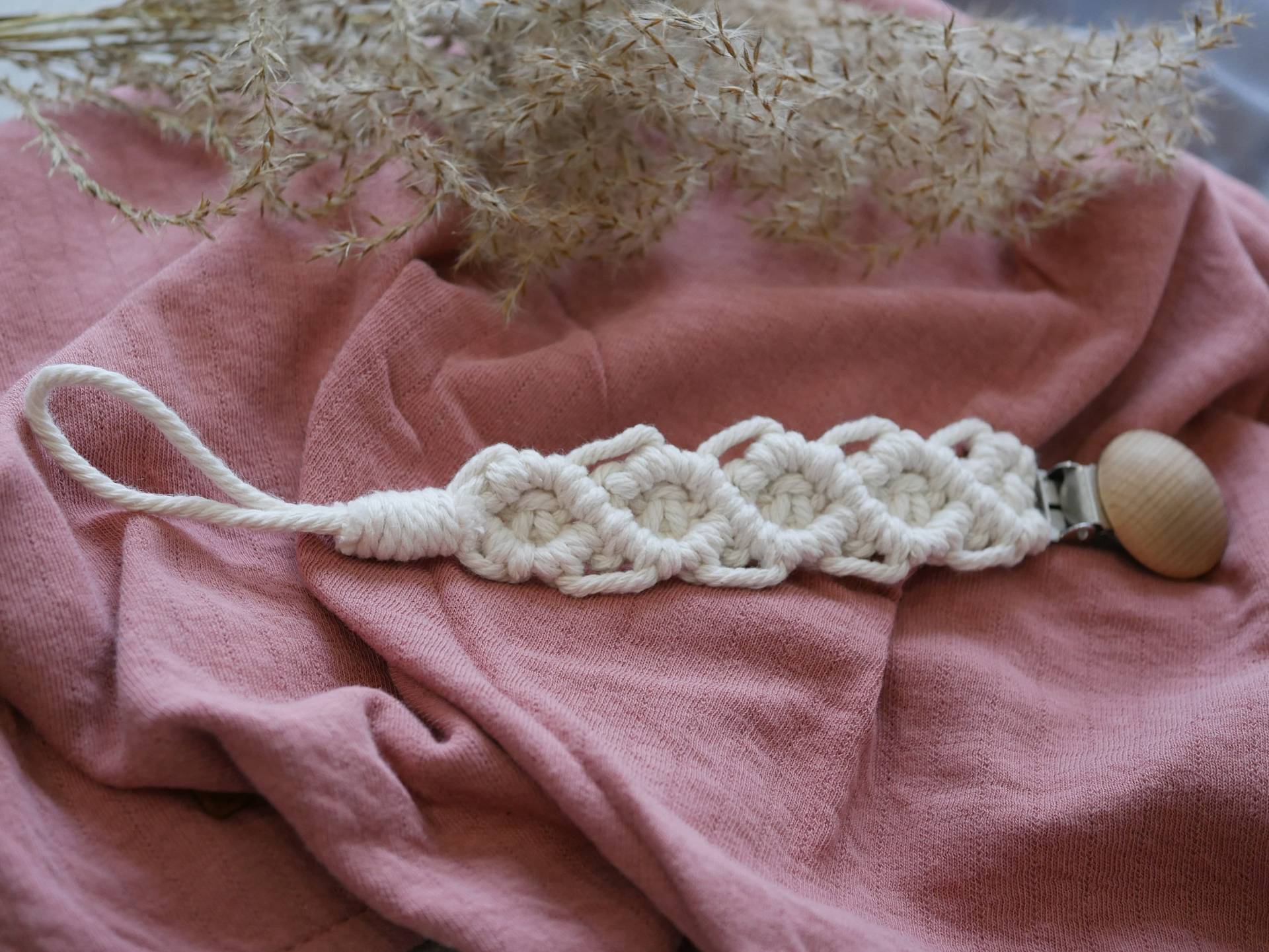 Schnullerkette Makramee Schnullerkette Makramee von Etsy - MinisKreativwerkstat