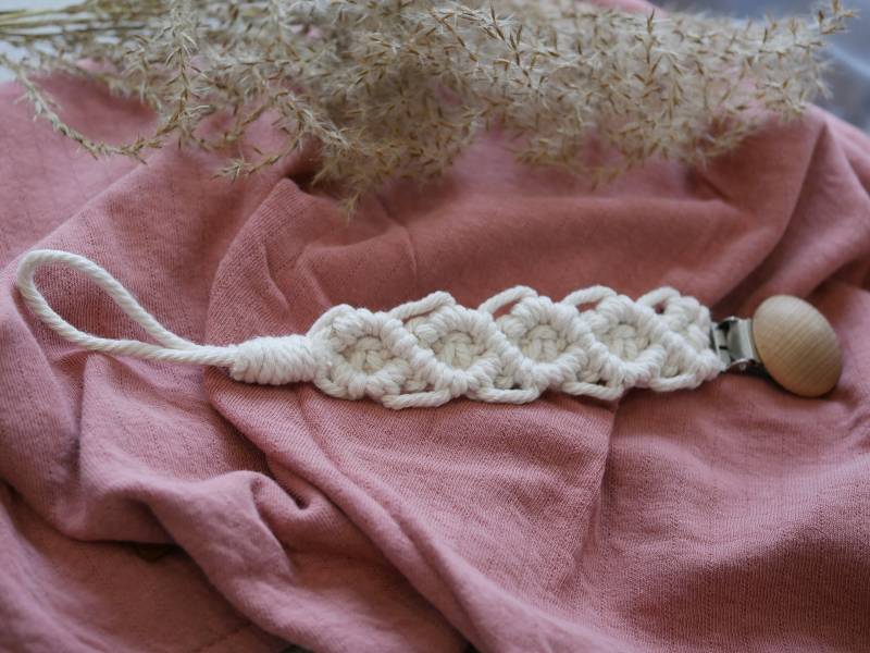 Schnullerkette Makramee Schnullerkette Makramee von Etsy - MinisKreativwerkstat