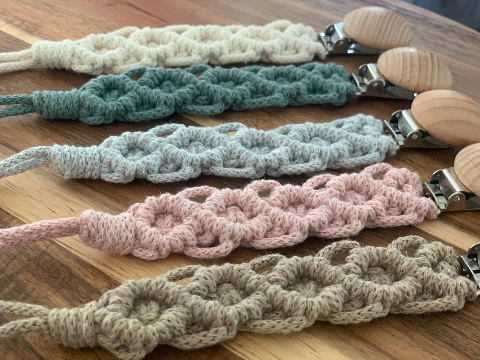 Schnullerkette Makramee Schnullerkette Makramee von Etsy - MinisKreativwerkstat