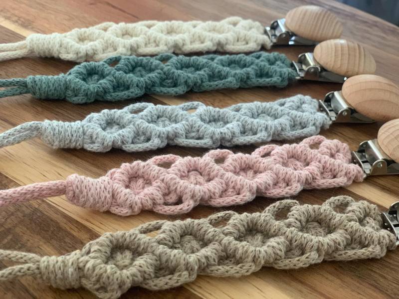Schnullerkette Makramee Schnullerkette Makramee von Etsy - MinisKreativwerkstat