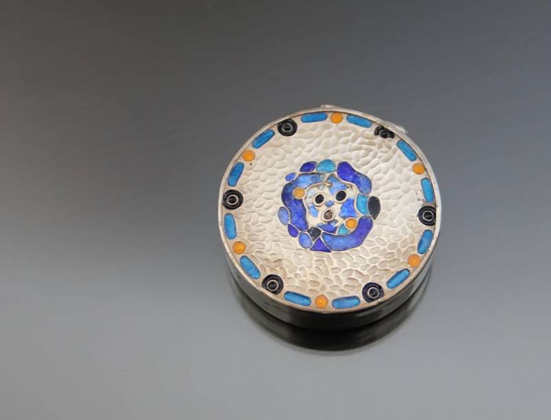 Jugendstil Hermann Haussler Theodor Fahrner Spiegel Kompakt-Locket. Repousse Florale Kunsthandwerk Pillendose von Etsy - MinistryofLight