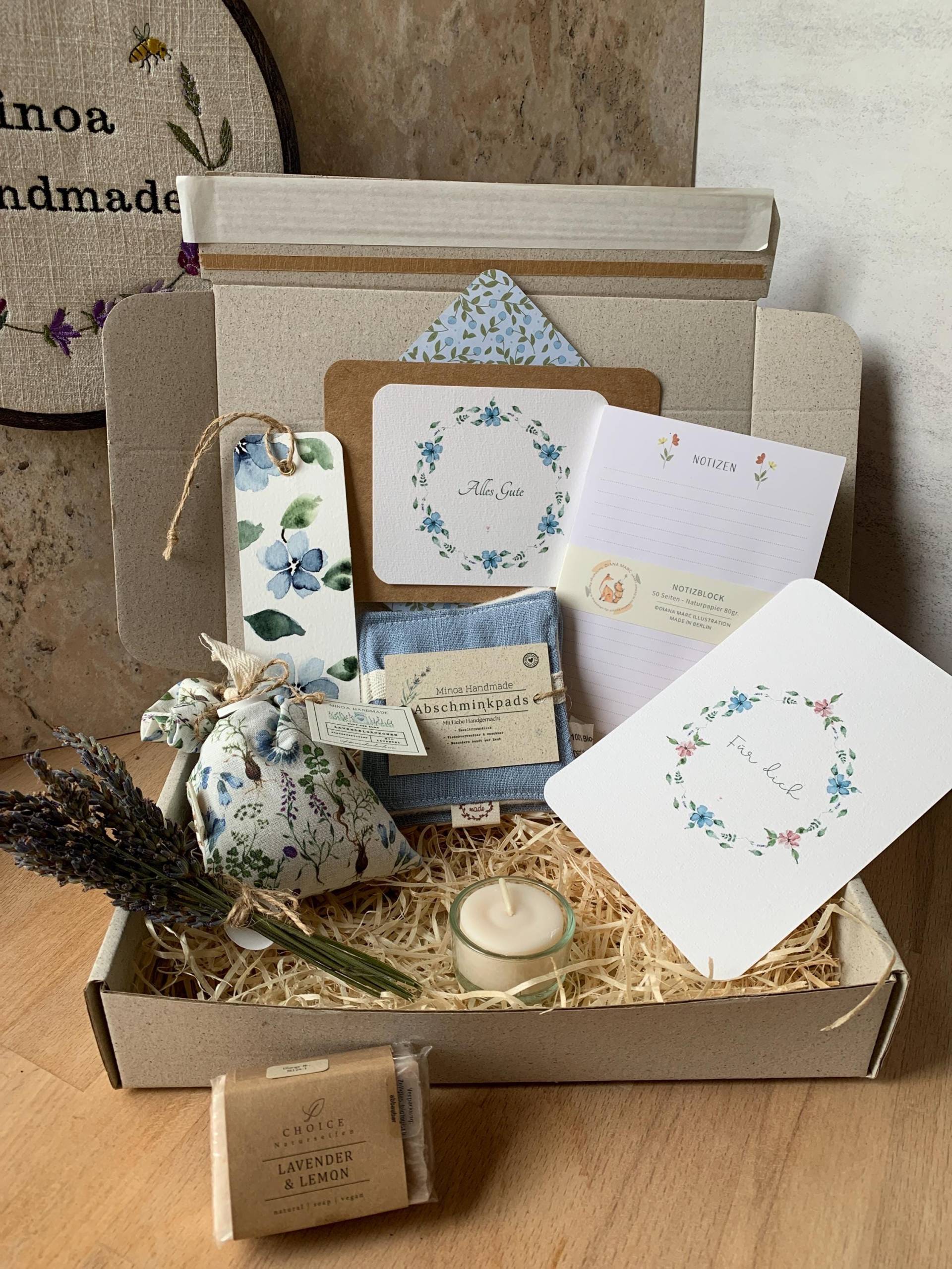 Aquarell Geschenkbox Lx Alles Handgemacht Mit Aquarell-Lesezeichen, Seife, Kerze Und Lavendel Aquarell Geschenkbox Lx Alles Handgemacht Mit Aquarell-Lesezeichen, Seife, Kerze Und Lavendel von Etsy - MinoaHandmade