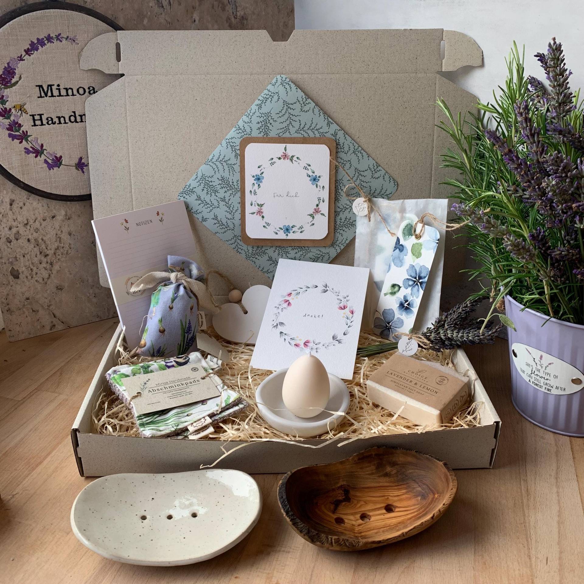 Geschenkbox - Iii Entspannung Pur. Dein Handgefertigtes Verwöhnset Von Minoa Handmade von Etsy - MinoaHandmade