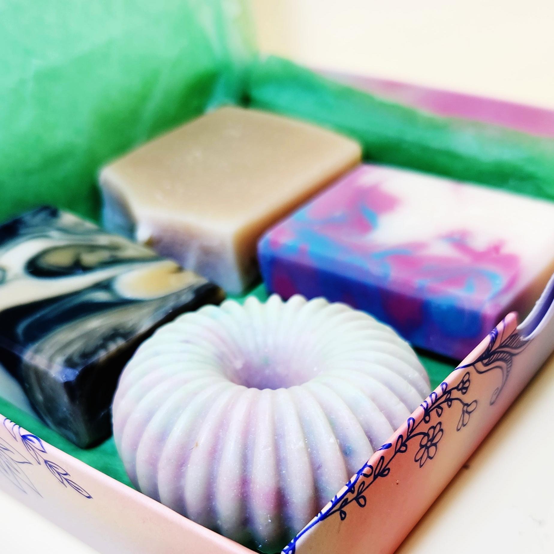 Natürliches Seifenstück | Vegan Seifenstück| Geschenkideen |Geschenk Für Frauen| Gastgeschenke Seife Alle Hauttypen Wassermelonen-Seife Natürliches Seifenstück | Vegan Seifenstück| Geschenkideen |Geschenk Für Frauen| Gastgeschenke Seife Alle Hauttypen Wassermelonen-Seife von Etsy - MiraSoapArtIL
