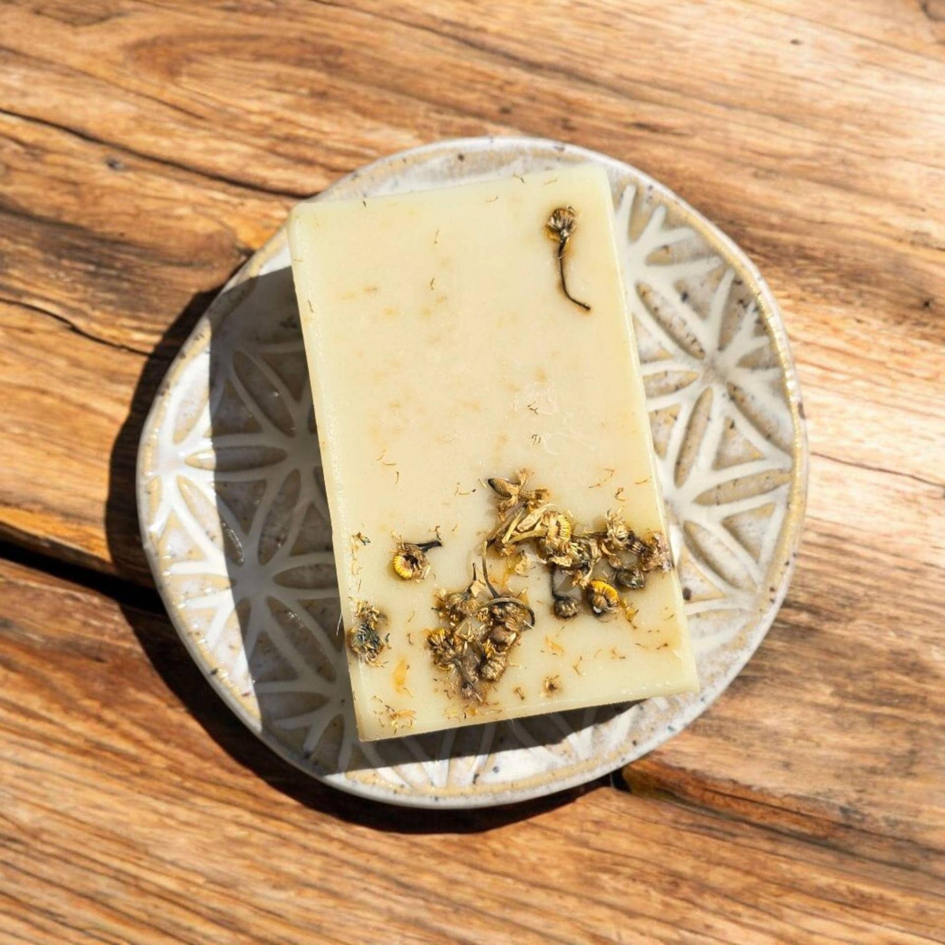 Kamillenseife Ohne Duftstoffe - Handgesiedete Naturseife, Vegan Und Plastikfrei, Milde Gesichtsseife & Duschseife Für Empfindliche Haut von Etsy - MiriquidiHerbs