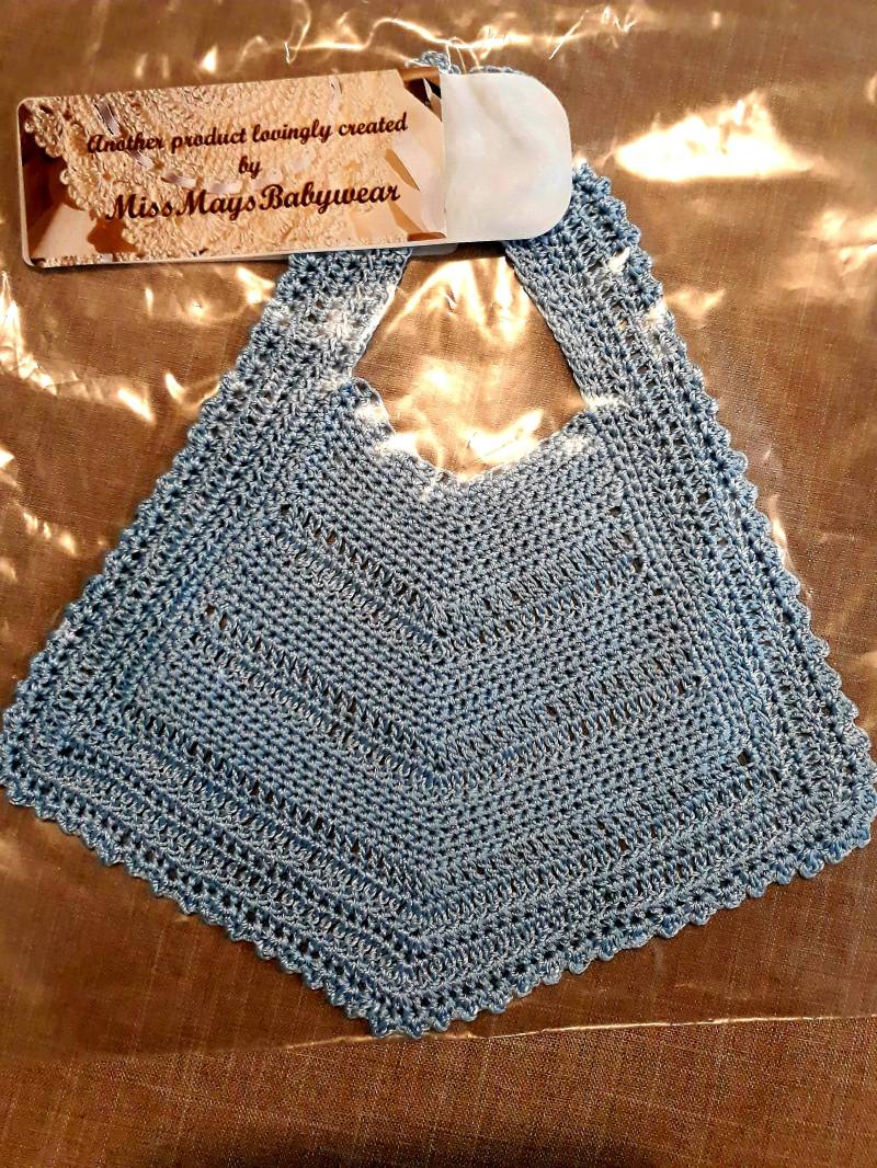 Blaues Gehäkeltes Babylätzchen von Etsy - MissMaysBlueJays