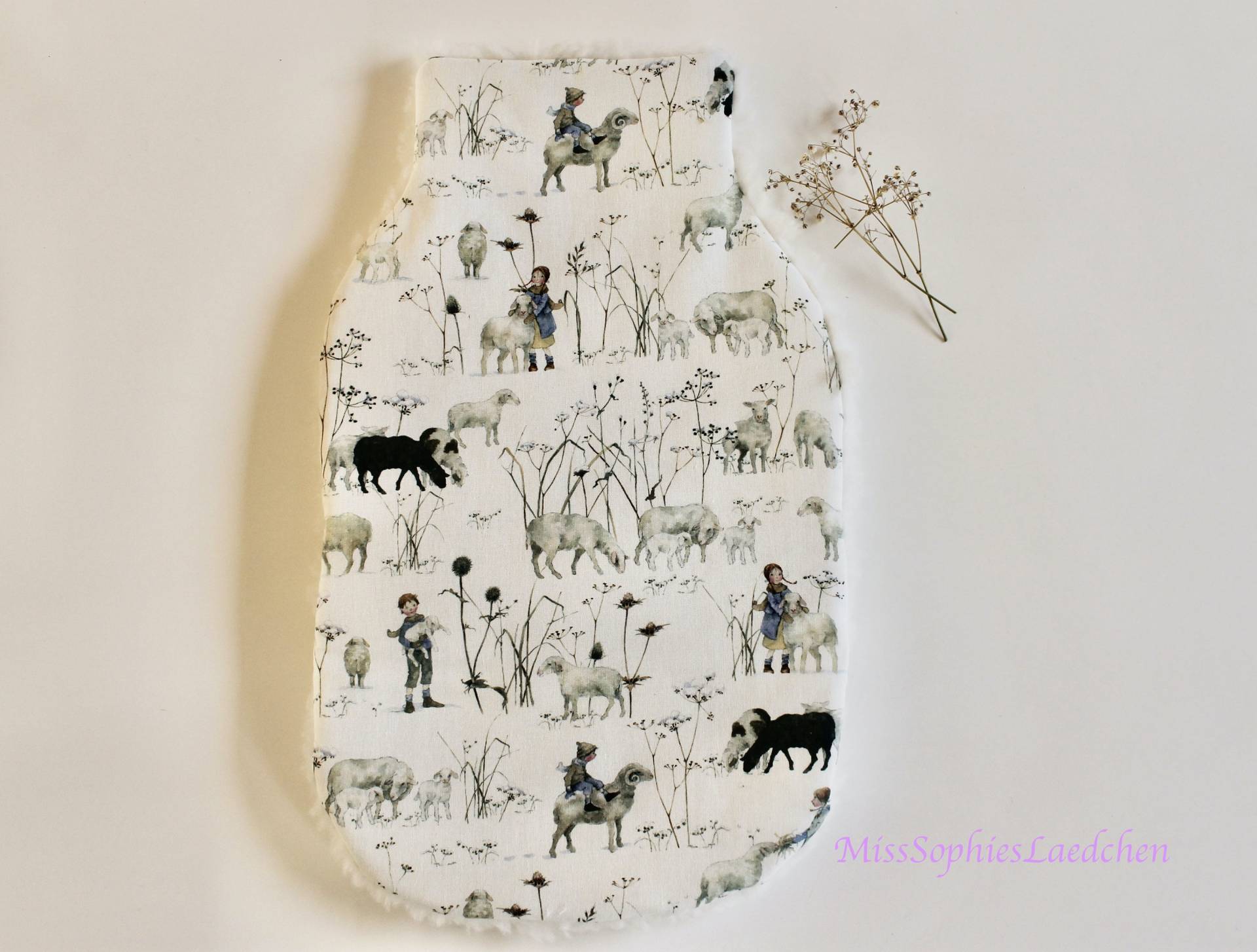 Wärmflaschenbezug, Hülle Für Wärmflasche, Bezug Daniela Drescher Winterkinder Und Schafe Wärmflaschenbezug, Hülle Für Wärmflasche, Bezug Daniela Drescher Winterkinder Und Schafe von Etsy - MissSophiesLaedchen