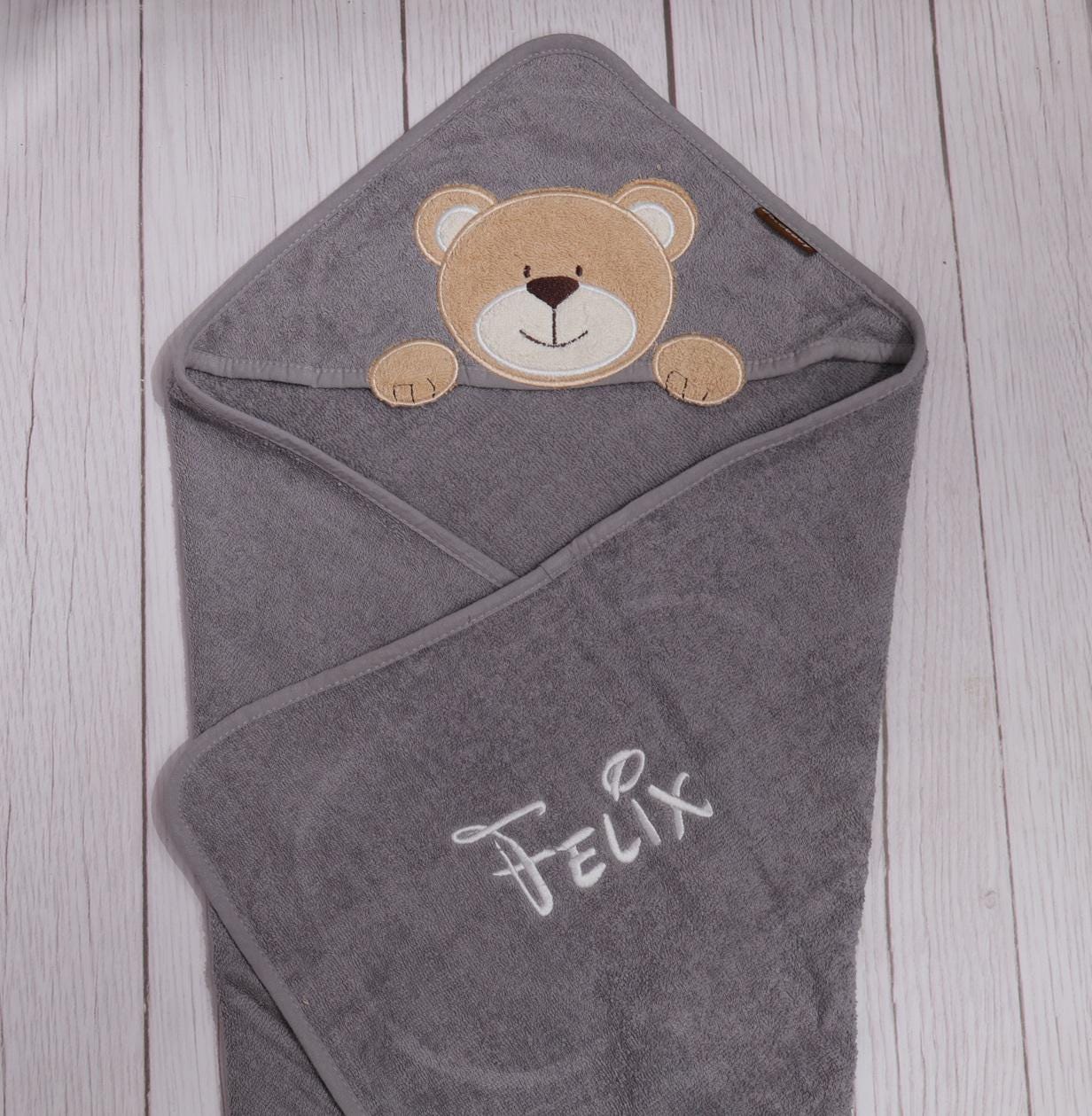 Kapuzentuch Mit Namen Bestickt 75 X cm Grau Teddybär - Baumwolle Geschenk Geburt Taufe | 760000 Kapuzentuch Mit Namen Bestickt 75 X cm Grau Teddybär - Baumwolle Geschenk Geburt Taufe | 760000 von Etsy - MitNamen