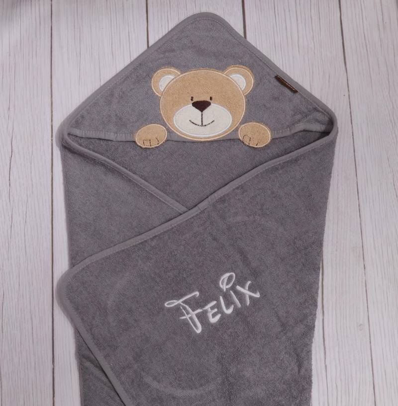 Kapuzentuch Mit Namen Bestickt 75 X cm Grau Teddybär - Baumwolle Geschenk Geburt Taufe | 760000 von Etsy - MitNamen