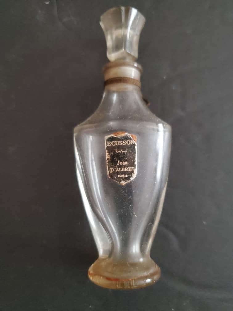 Vintage Ecusson - Paris Parfum Flakon Vintage Ecusson - Paris Parfum Flakon von Etsy - MjMirage