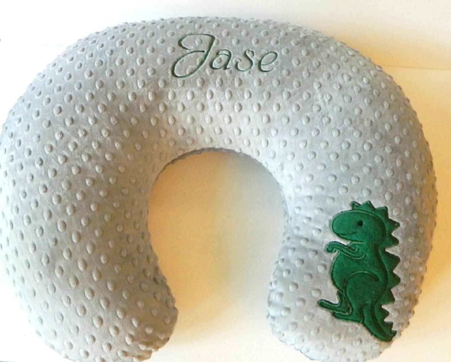 T-Rex Dinosaurier Personalisierter Stillkissenbezug, Bobby Cover, Kissenbezug, Viele Farben, Babyartikel von Etsy - MoMaCreates