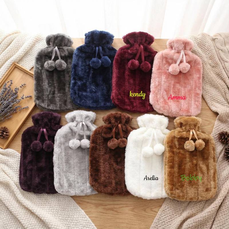 Personalisierte Bestickte Kinder-Wärmflasche, Plüsch-Kunstpelzbezug Mit Pom Poms, Valentinstagsgeschenk Für Kinder, Gemütliches Wintergeschenk Kinder von Etsy - MoMoNote