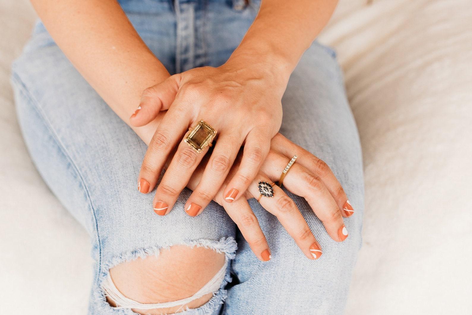 In The Loop Rot Nail Wrap Kit | Künstige Rote Designer Nagelverpackungen von Etsy - ModglossCo