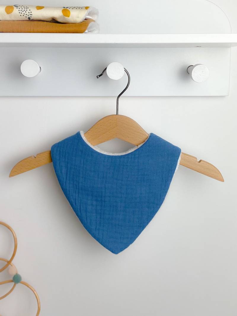 Doppeltes Gaze-Bandana-Lätzchen in Jeansblau von Etsy - Moejune