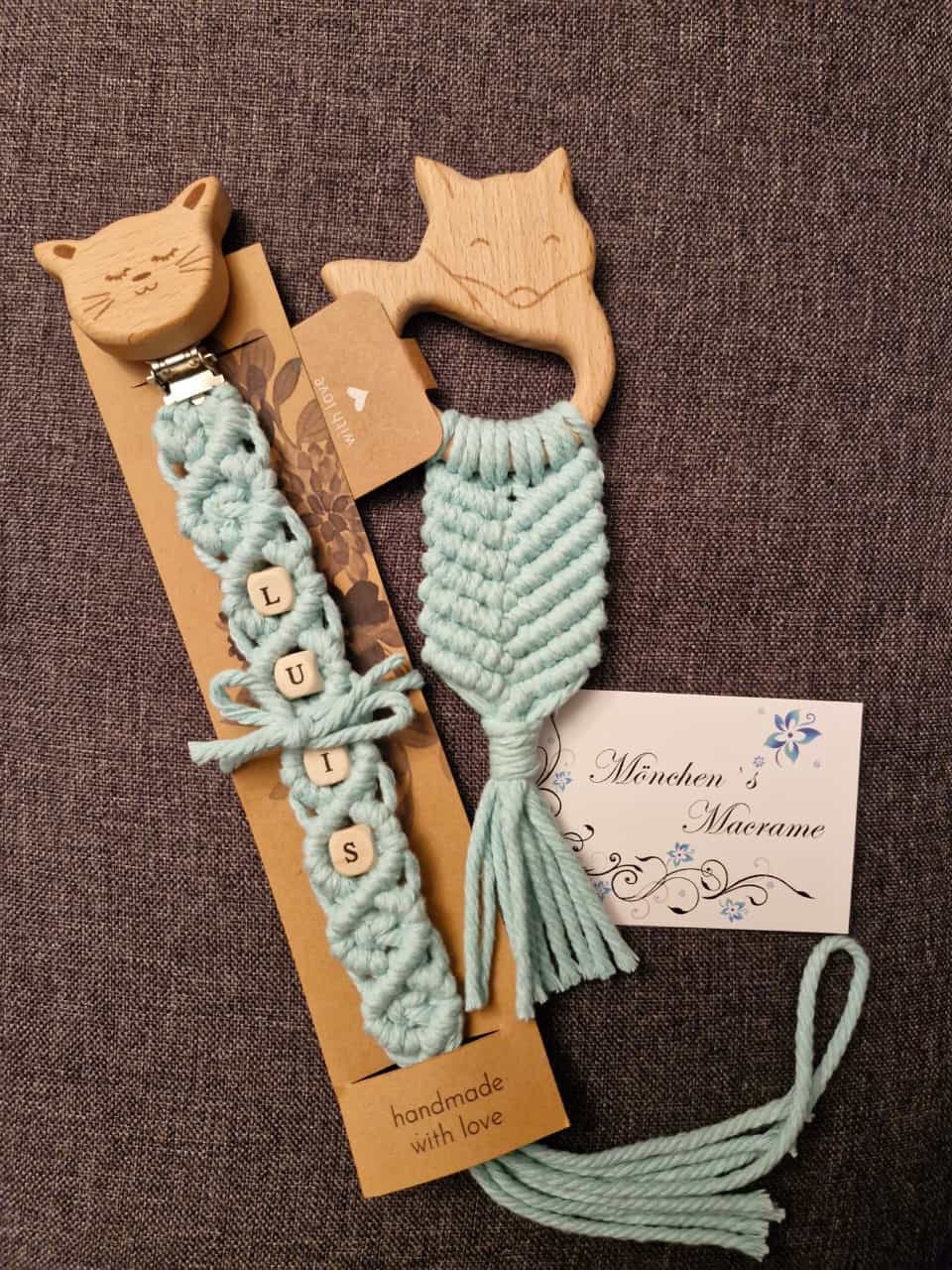 Schnullerkette Mit Clip - Geschenk Baby Makramee Hangemacht Gegknüpft Personalisierung Verschiedenen Farben Und Muster von Etsy - MonesKreativstudio