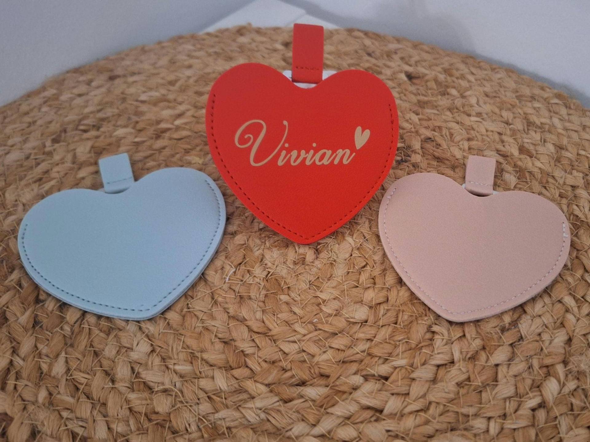 Personalisierter Taschenspiegel|Makeup Accessoires| Handmade| Mitbringsel| Geschenk| Braut|Wunschtext|Hochzeit| Brautmama| Trauzeugin Personalisierter Taschenspiegel|Makeup Accessoires| Handmade| Mitbringsel| Geschenk| Braut|Wunschtext|Hochzeit| Brautmama| Trauzeugin von Etsy - Mohrtastisch