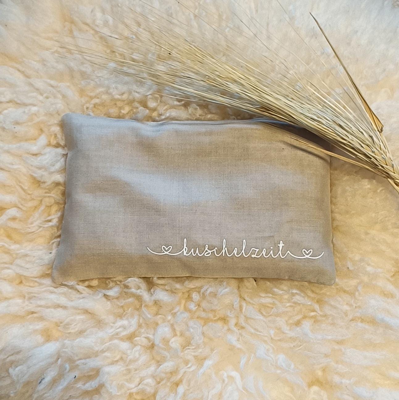 Mini Körnerkissen "Kuschelzeit" - Handgenähtes Wärmekissen Mit Text, 100% Baumwolle, Mikrowellengeeignet Mini Körnerkissen "Kuschelzeit" - Handgenähtes Wärmekissen Mit Text, 100% Baumwolle, Mikrowellengeeignet von Etsy - MoiraLouArt