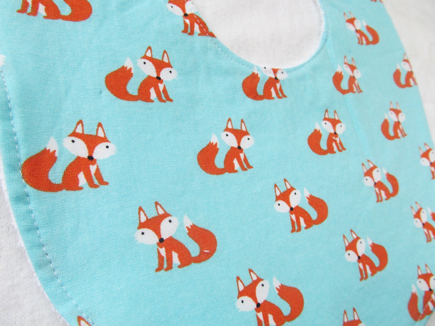 Baby Lätzchen Für Mädchen Oder Jungen - Clever Little Fox Neutrales Baumwoll-Lätzchen Mit Frottee Rückseite Baby Lätzchen Für Mädchen Oder Jungen - Clever Little Fox Neutrales Baumwoll-Lätzchen Mit Frottee Rückseite von Etsy - MomNMiaDesigns