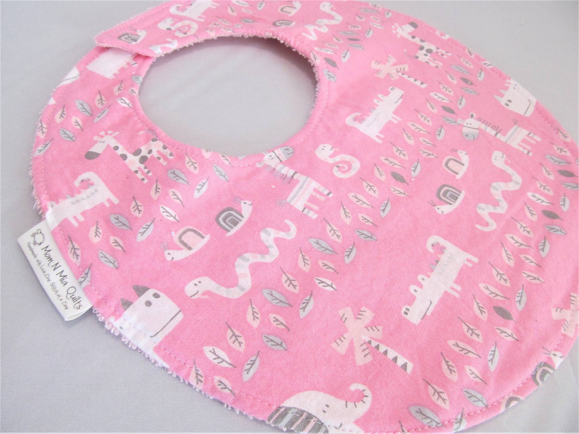 Boutique Lätzchen Für Baby Oder Kleinkind Mädchen - Modern Essentials Pink Und Grau Jungle Babies Baumwoll Boutique Lätzchen Für Baby Oder Kleinkind Mädchen - Modern Essentials Pink Und Grau Jungle Babies Baumwoll von Etsy - MomNMiaDesigns