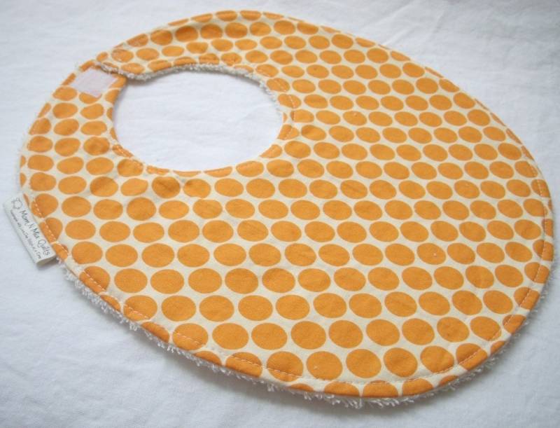 Full Moon Polka Dot in Tangerine - Boutique Lätzchen Amy Butler von Etsy - MomNMiaDesigns