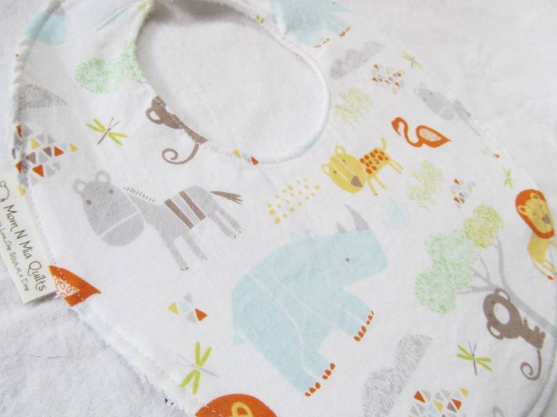 Neutrale Baby Junge Oder Mädchen Bib - Dschungel Babies Boutique in Designer-Baumwollstoff von Etsy - MomNMiaDesigns