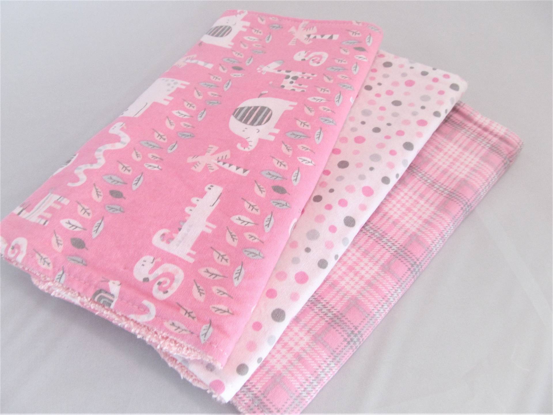 Spucktuch Geschenk-Set Für Baby Mädchen - Modern Essentials Pink Und Grau Jungle Trio 3Er Set Spucktücher Safari Print, Punkte Karo von Etsy - MomNMiaDesigns