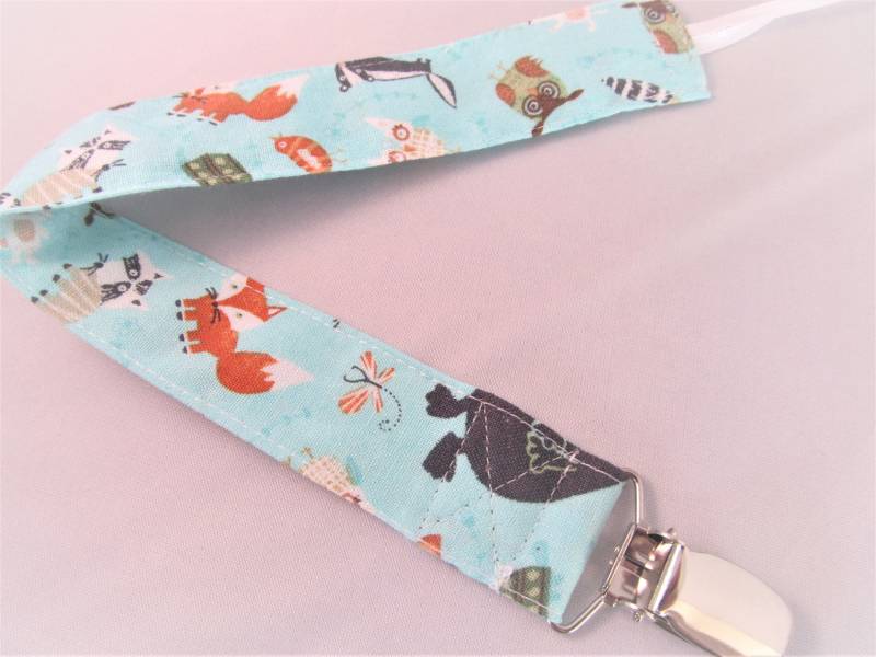 Universeller Stoff Schnuller- & Spielzeugclip - Forest Friends Neutral Schnullerclip, Spielzeugclip, Binkyclip, Babypartygeschenk von Etsy - MomNMiaDesigns