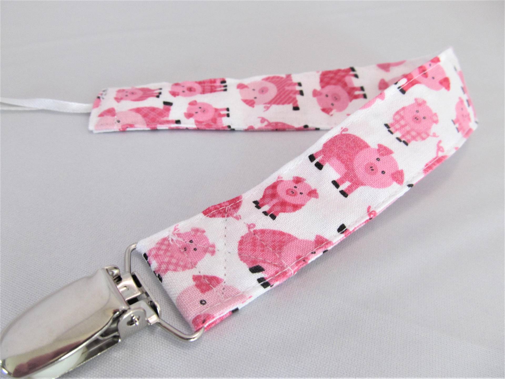 Universeller Stoff Schnuller- & Spielzeugclip - Here Piggy Schweinchen Schnullerkette, Spielzeugclip, Binky Clip, Babypartygeschenk von Etsy - MomNMiaDesigns