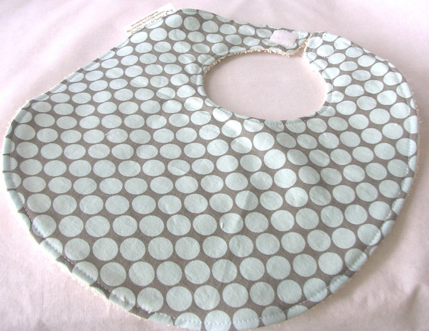 Vollmond Tupfen in Blau - Boutique Lätzchen Amy Butler Stoff Modernes Baby Mit Frottee Rückseite Vollmond Tupfen in Blau - Boutique Lätzchen Amy Butler Stoff Modernes Baby Mit Frottee Rückseite von Etsy - MomNMiaDesigns