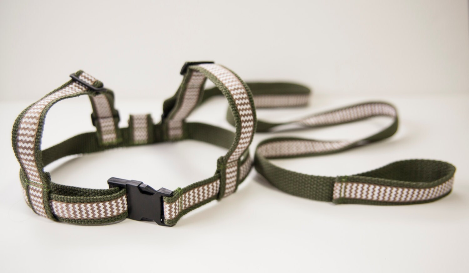 Gehendes Kindergeschirr, Verstellbare Olive & Leinenleine von Etsy - MommyCanSewCanada