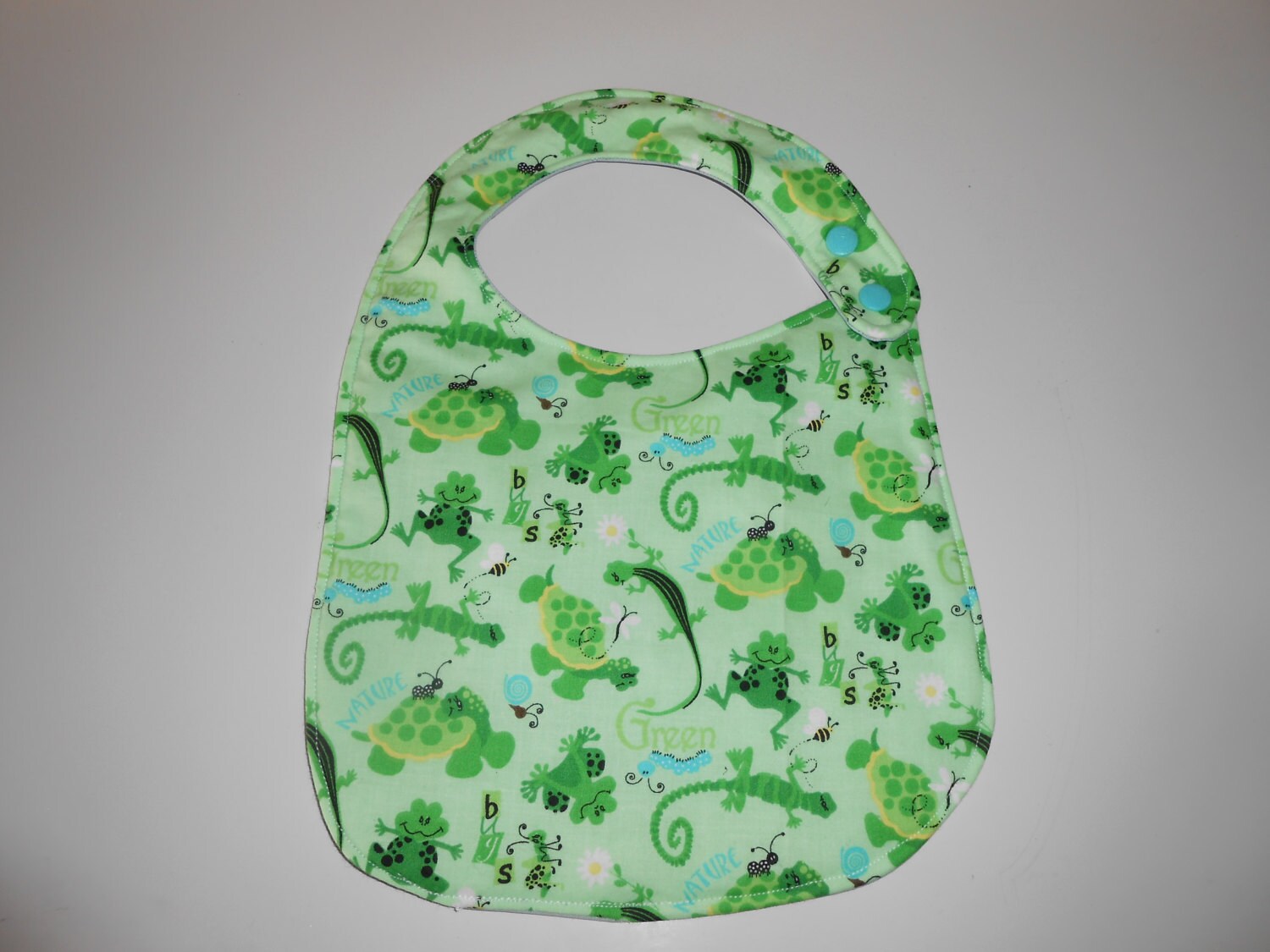 Grüne Viecher Bib Grüne Viecher Bib von Etsy - MommySoup