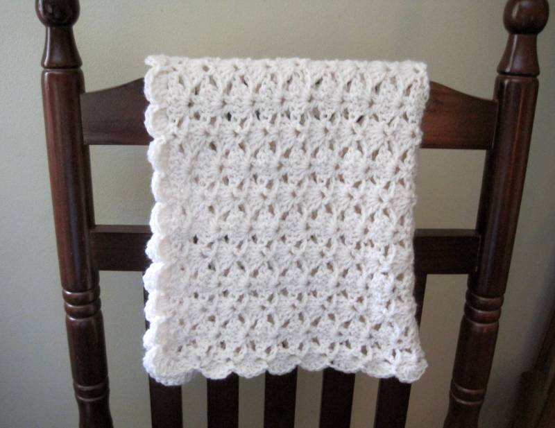 Gehäkelte Babydecke Elfenbein Gerüschter Acryl-Wollmix, Geschenk Zur Geburt Gehäkelte Babydecke Elfenbein Gerüschter Acryl-Wollmix, Geschenk Zur Geburt von Etsy - Monarchdancer
