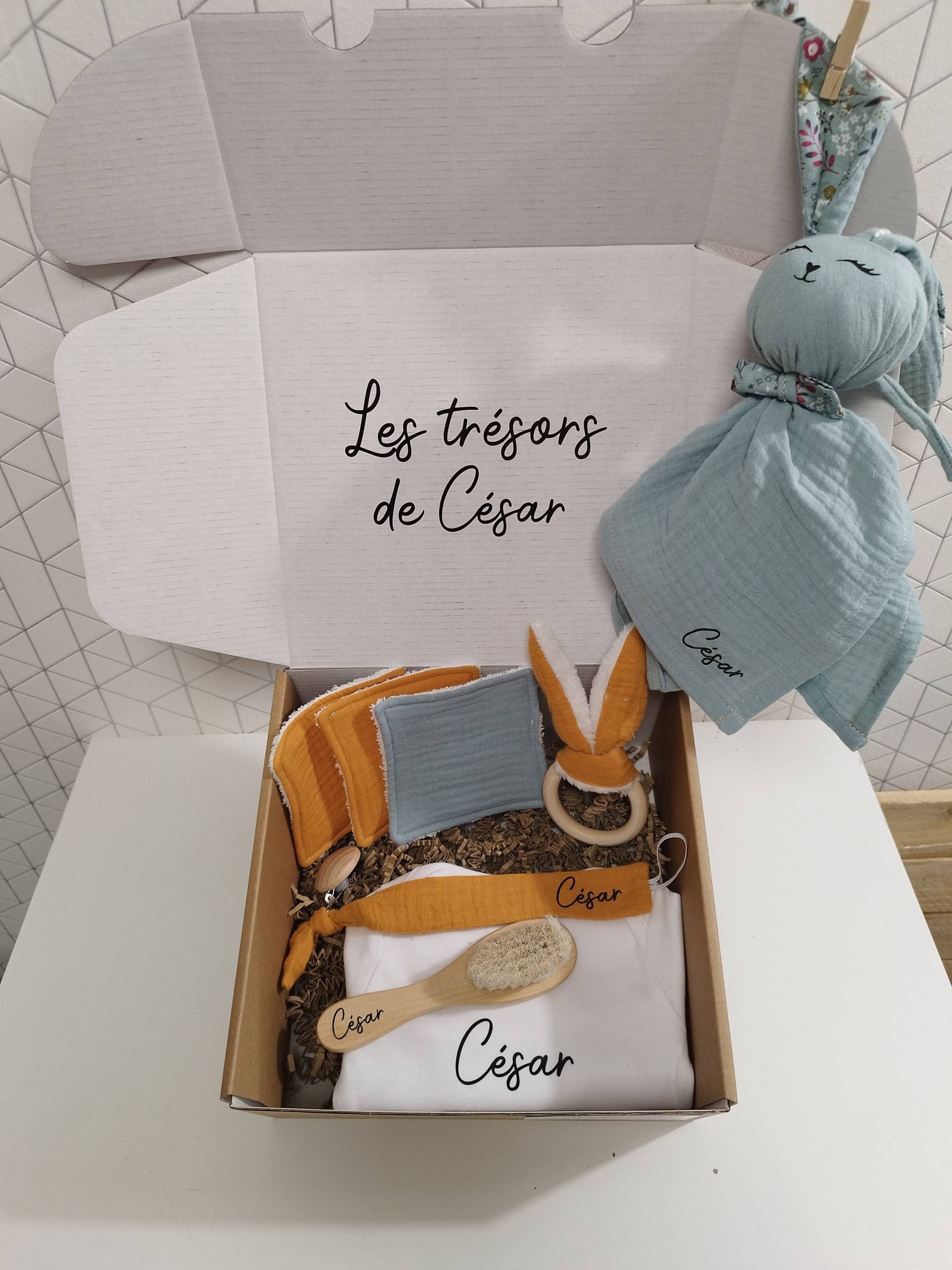 Geburtsbox/Geburtsgeschenkbox/Zahnring/Schnullerclip/Body/Feuchttuch/Bürste/Personalisiert/Baby/Kind von Etsy - Monateliercreatif14