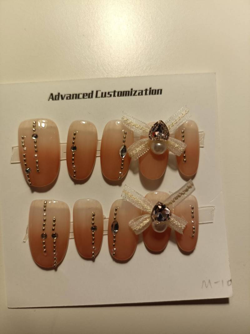 Handmade Press-On Nails | Custom Reusable False Salon Quality Choose Shape & Length Daily, Bridal, Or Party Wear von Etsy - Mondpoesie
