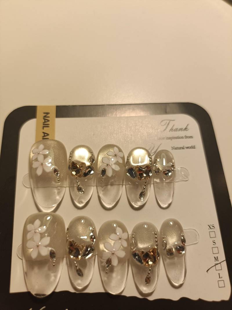 Handmade Press-On Nails | Custom Reusable False Salon Quality Choose Shape & Length Daily, Bridal, Or Party Wear von Etsy - Mondpoesie