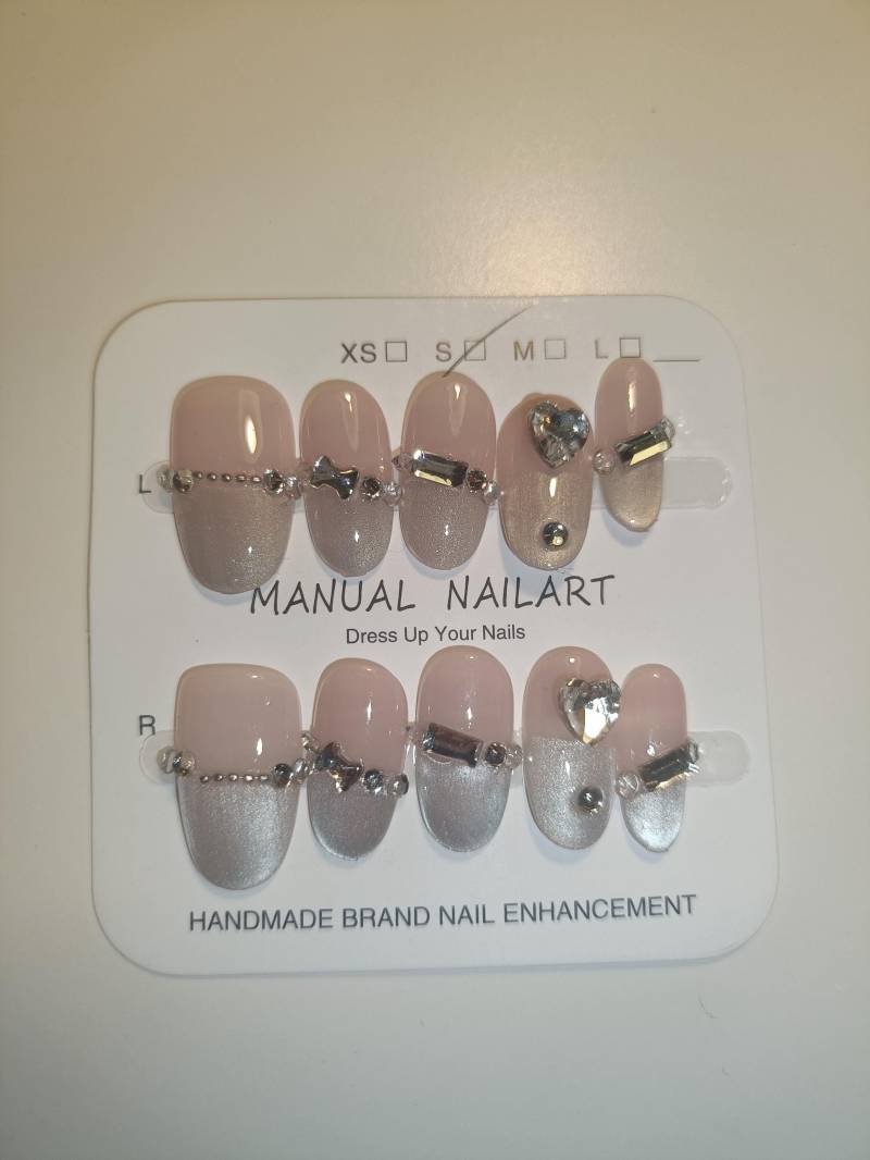 Handmade Press-On Nails | Custom Reusable False Salon Quality Choose Shape & Length Daily, Bridal, Or Party Wear von Etsy - Mondpoesie