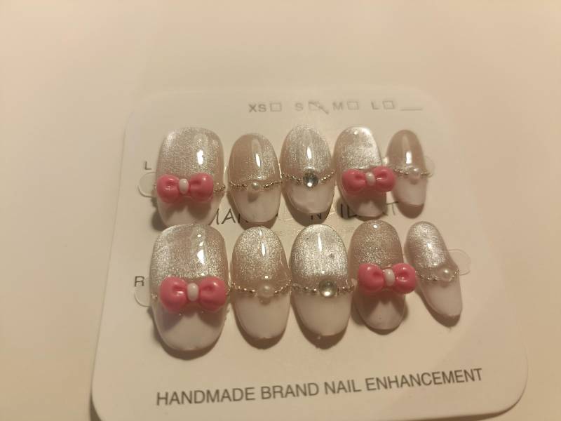 Handmade Press-On Nails | Custom Reusable False Salon Quality Choose Shape & Length Daily, Bridal, Or Party Wear von Etsy - Mondpoesie
