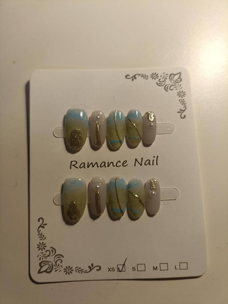 Handmade Press-On Nails | Custom Reusable False Salon Quality Choose Shape & Length Daily, Bridal, Or Party Wear von Etsy - Mondpoesie