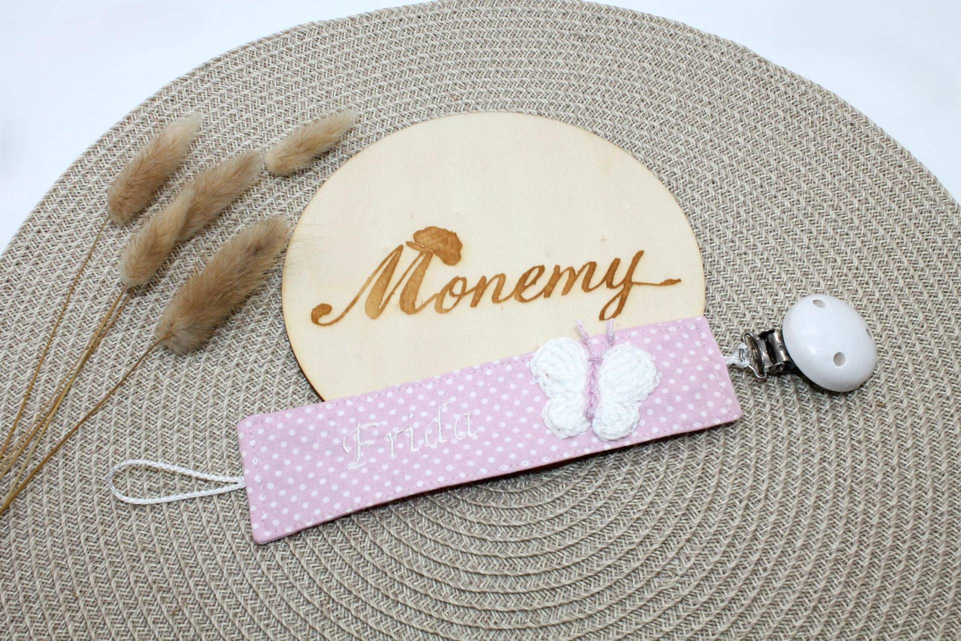 Schnullerband Personalisiert Rosa - Mit Name & Gehäkeltem Schmetterling Babygeschenk Schnullerkette Baumwolle Handmade von Etsy - Monemy
