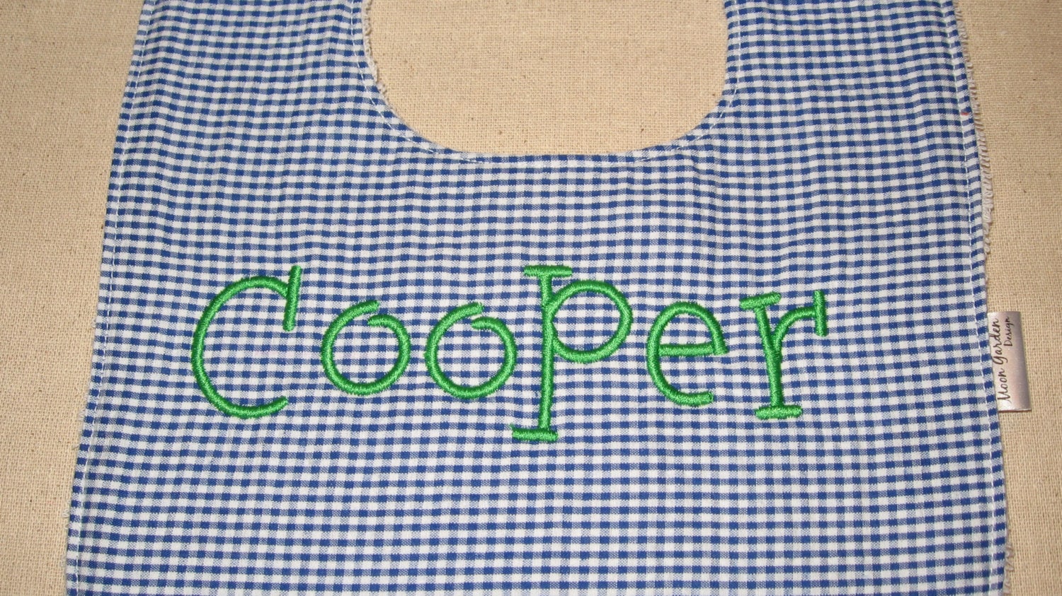 Baby Lätzchen in Seersucker Kariert von Etsy - MoonGardenDesign