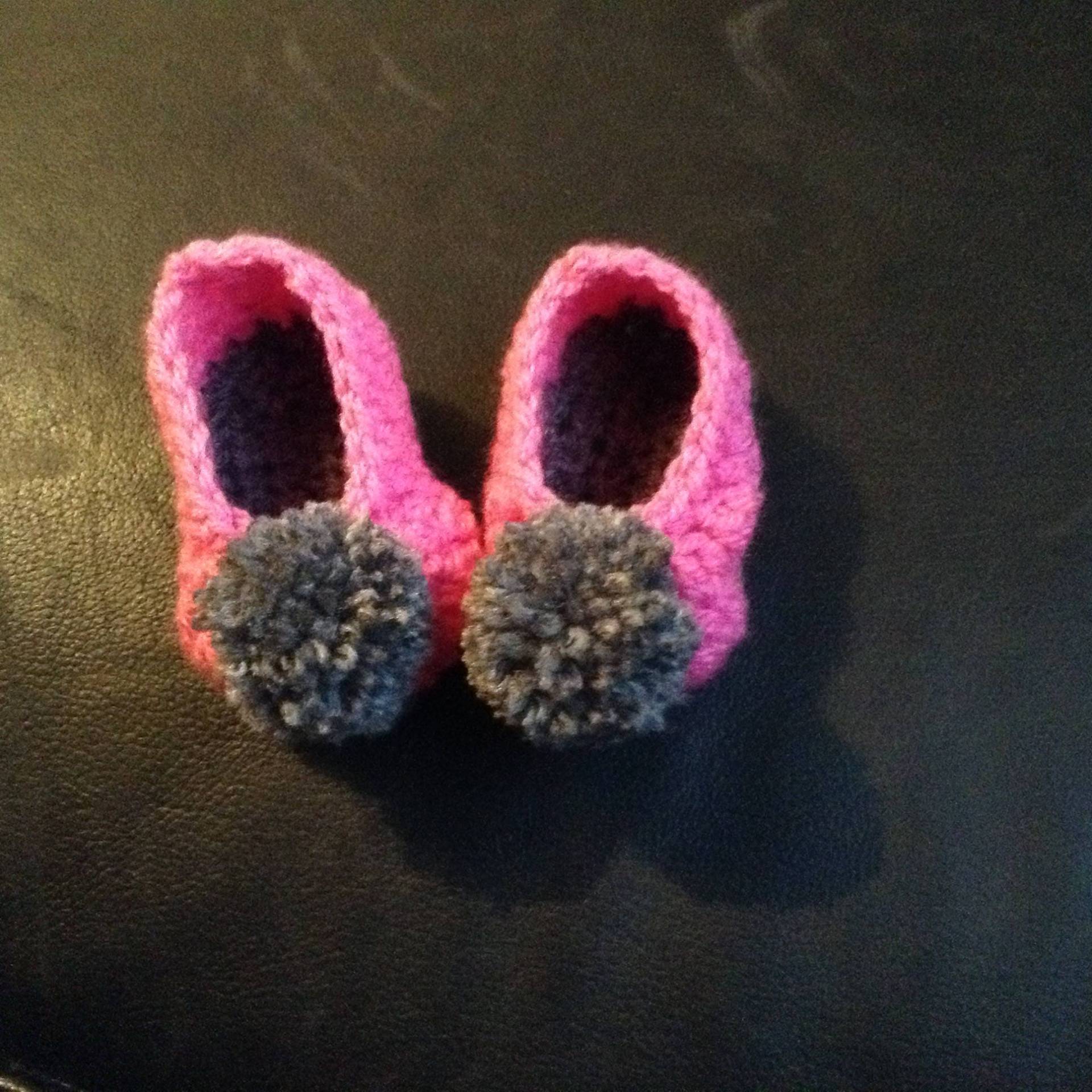Rosa Und Grau Pom Babyschuhe 0-3 Monate von Etsy - MoonwortMax