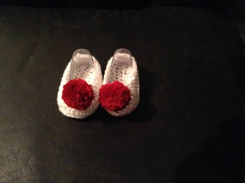 Sparkle Weiß Mit Roten Pom Baby Hausschuhe Schuhe 0-3 Monate Sparkle Weiß Mit Roten Pom Baby Hausschuhe Schuhe 0-3 Monate von Etsy - MoonwortMax