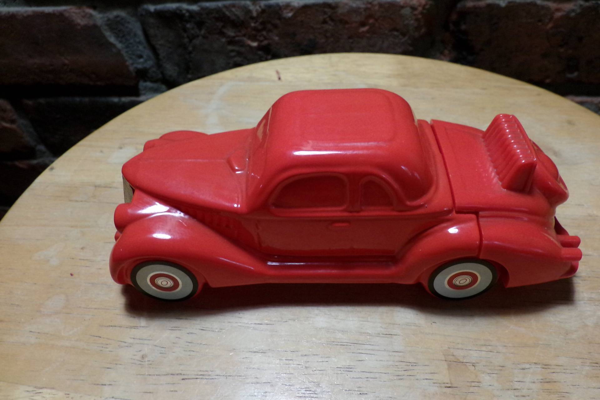 Vintage Avon 36 Ford Decanter Full Oland Nach Rasur, Glas Rot Auto, Dekanter, Morethebuckles Vintage Avon 36 Ford Decanter Full Oland Nach Rasur, Glas Rot Auto, Dekanter, Morethebuckles von Etsy - Morethebuckles