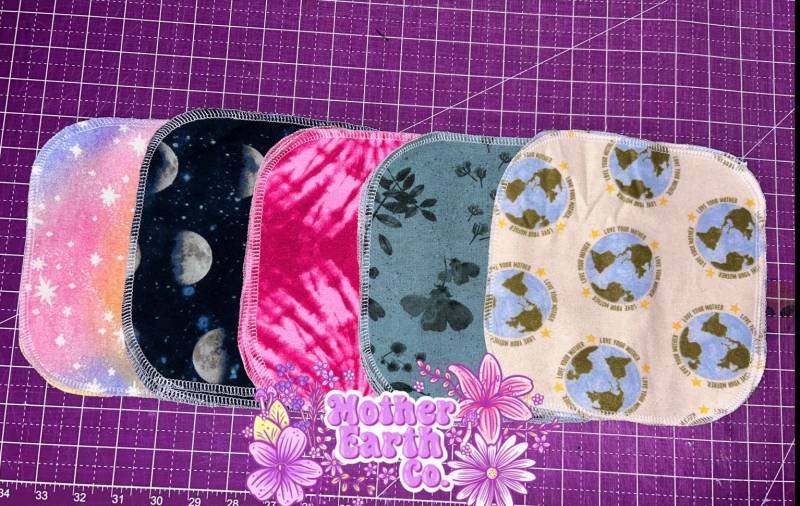 Feuchttücher || 2 Lagig Stoffservietten Familientuch Abschminktuch Taschentuch Wiederverwendbare Tücher Toilettenpapier 100% Baumwollflanell von Etsy - MotherEarthCompany